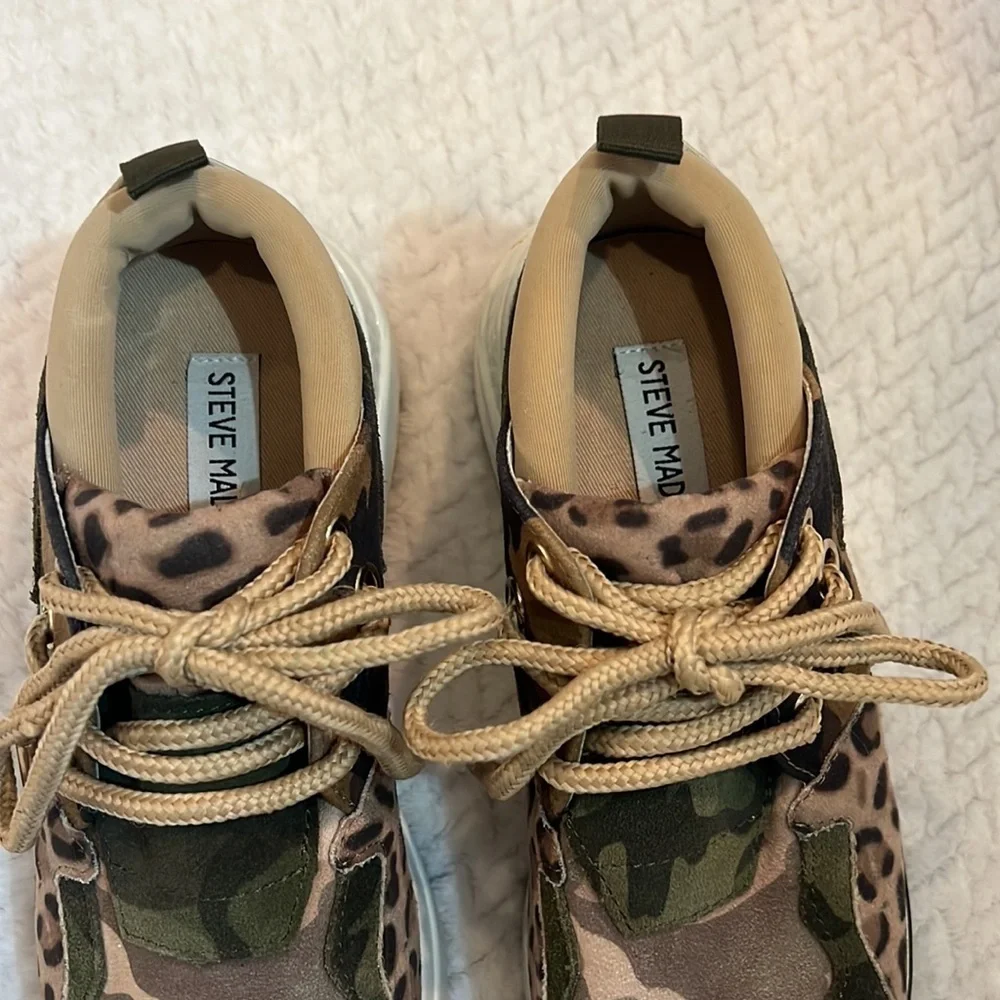 Steve Madden Cliffhanger Green Camo Animal Print Sneakers Size 6M
